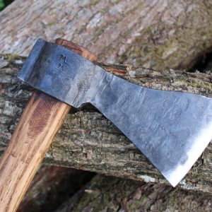Hache forestière bossue